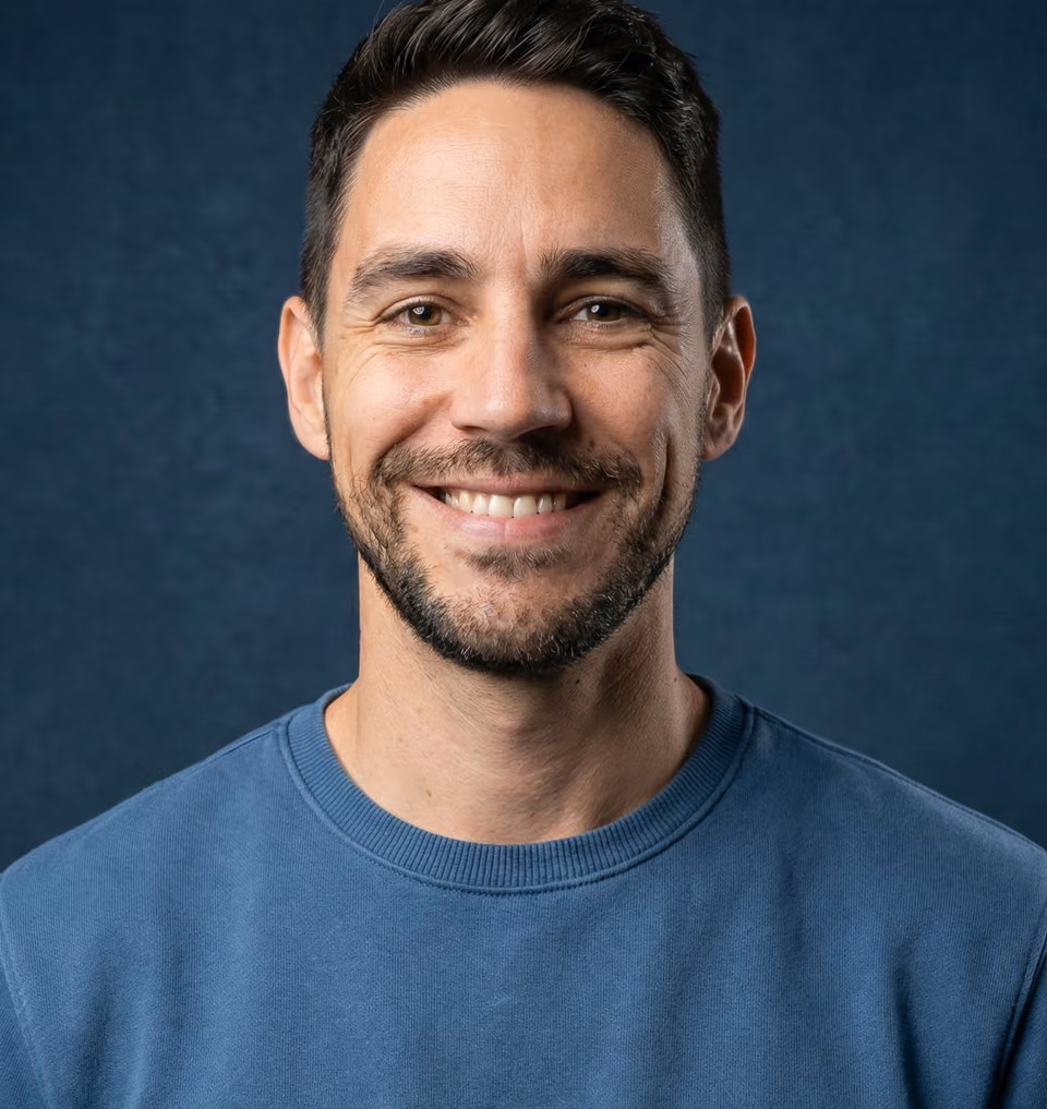Ed Pérez, twenty years in design and development, now focused on B2B SaaS